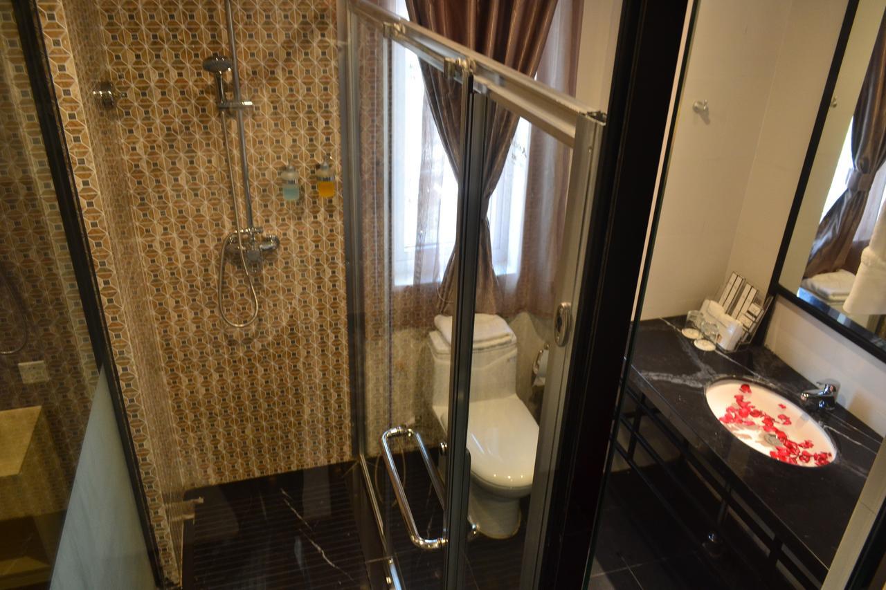 Royal Holiday Hotel Yangon Exterior photo