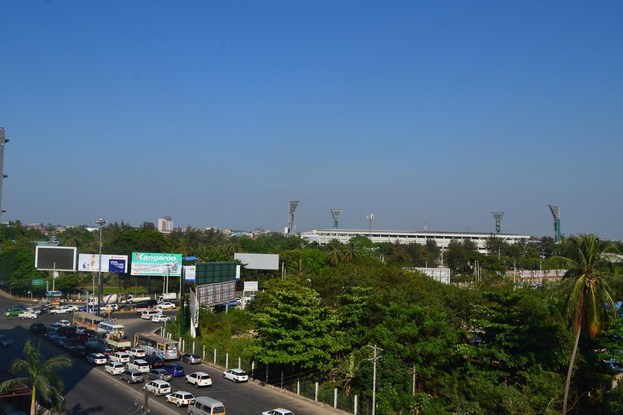Royal Holiday Hotel Yangon Exterior photo